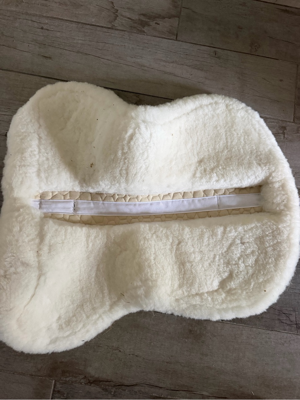 Mattes Sheepskin-Trim Saddle Pad - Picture 4 of 5